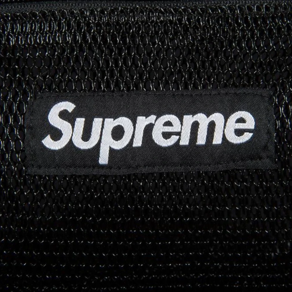 *NWT* Supreme‎ Pouch (Black) SS20